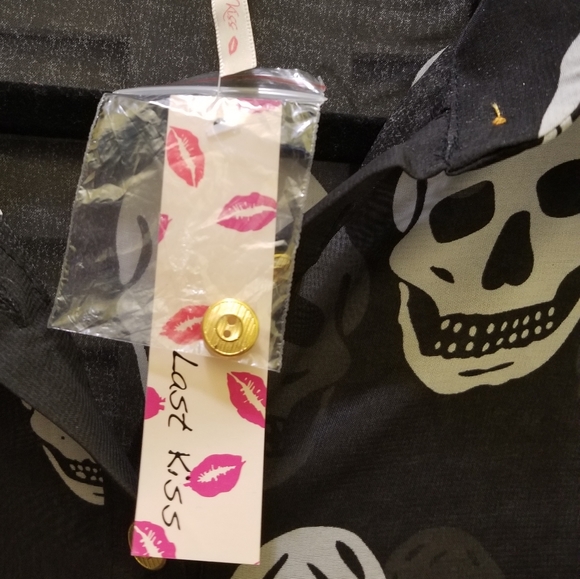 Last Kiss Skull Sheer Blouse Shirt S NWT - Picture 4 of 7